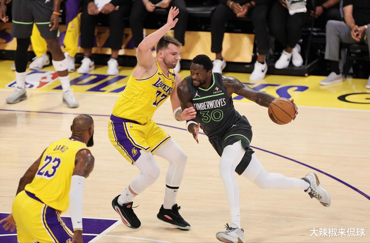 九游体育下载-洛杉矶湖人迎CBA季后赛关键赛；冲刺阶段刷新队史纪录；悬念犹存；数据趋势出现新变化
