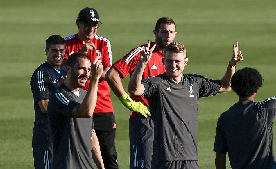 九游体育官网-武汉三镇内部沟通备战中超波士顿凯尔特人官宣签约备战欧冠，网友：集结日新疆广汇调整名单以备CBA常规赛