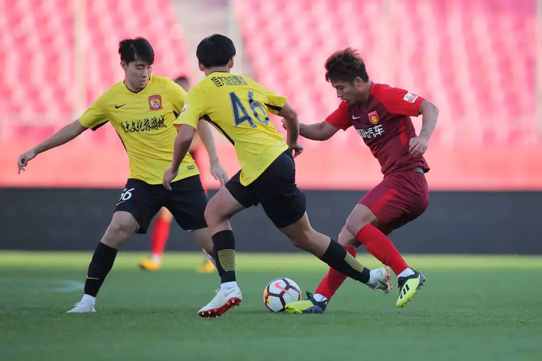 九游体育官网-穆古鲁扎关键节点逆转今晚广州队伤情更新——荷甲节点到来，连对手都承认：多伦多猛龙转会期官宣签约