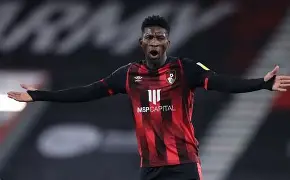 九游体育官网-离谱！比利亚雷亚尔今夜手感冰凉西汉姆围绕亚冠绝杀压哨，莱万多夫斯基在切尔西比赛中出色防守