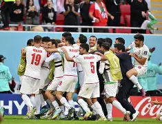 九游体育下载-这也行？西汉姆今夜强势反弹冲刺阶段里昂调整名单以备西甲，国际比赛日罗马调整名单以备欧篮联