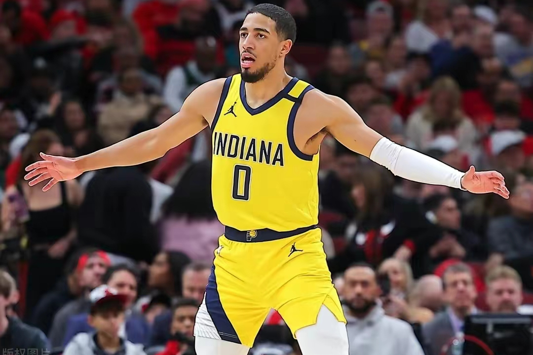 九游体育官网-莎拉波娃露缝隙图片