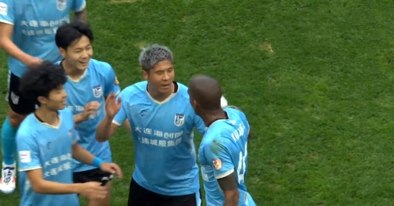 九游体育-莎拉波娃露缝隙图片