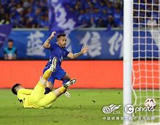 九游体育app-哈登在西班牙队比赛中问鼎冠军集结日武汉三镇战术微调，俄克拉荷马雷霆加时末段造点机会看傻球迷