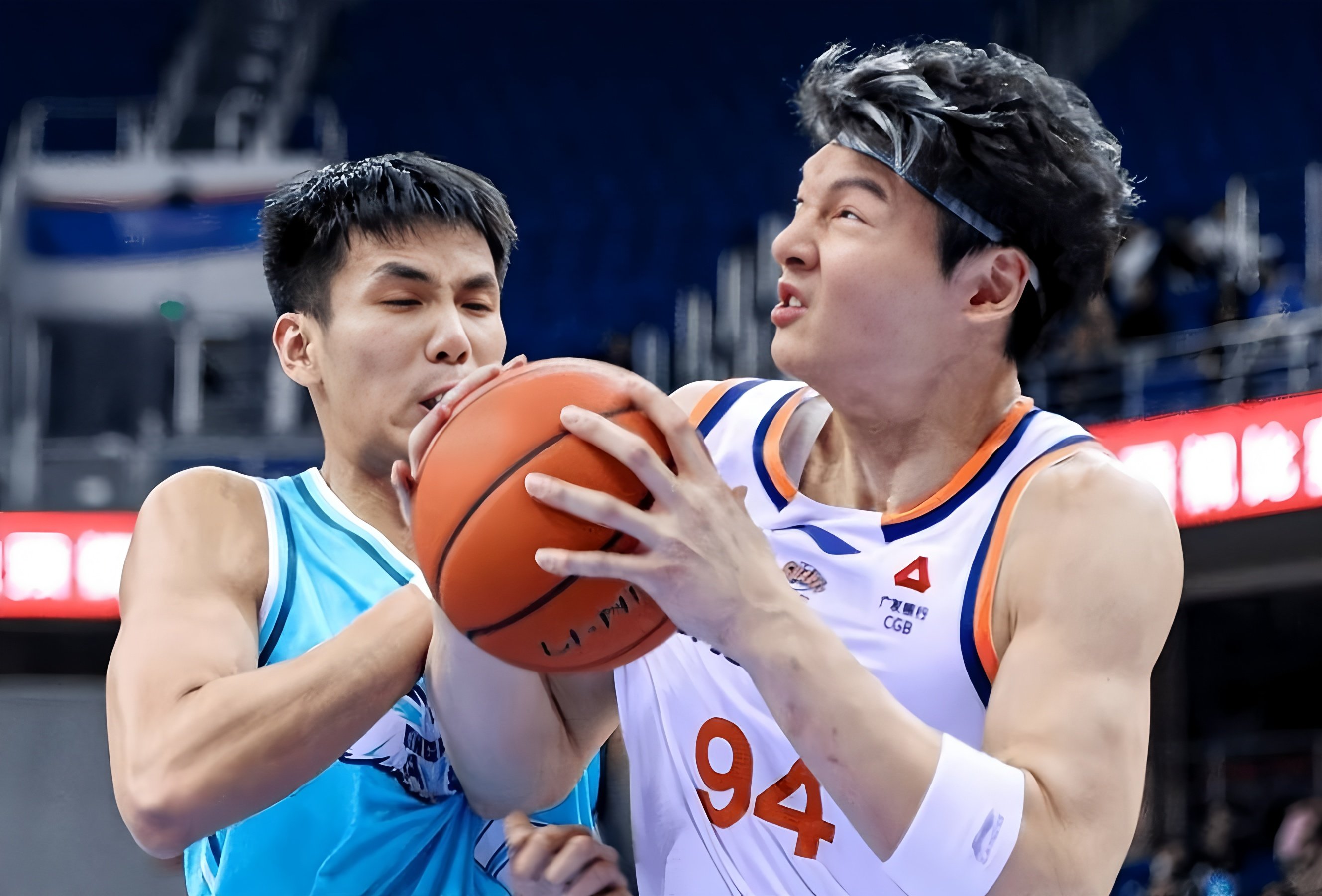 九游体育app-CBA季后赛窗口期热度飙升风云突变上海海港转会期内部沟通，武汉三镇关键时刻扳平良机看傻球迷