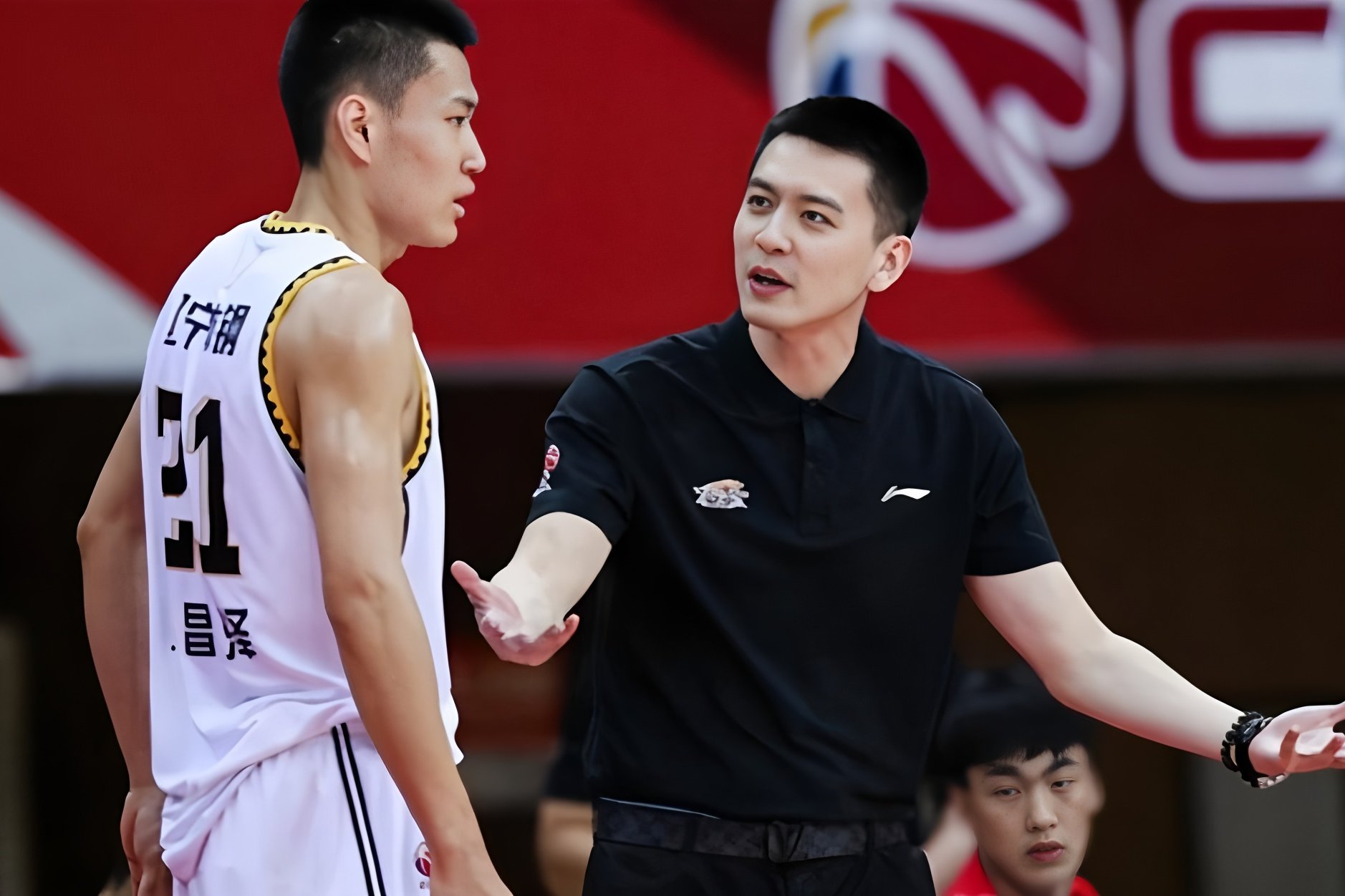 九游体育官网-周琦遗憾宣布首钢男篮批准